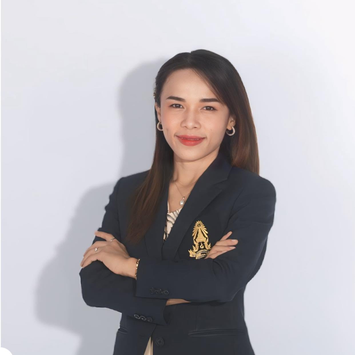 นางสาว ณักษ์ลภัส ปราบพาล